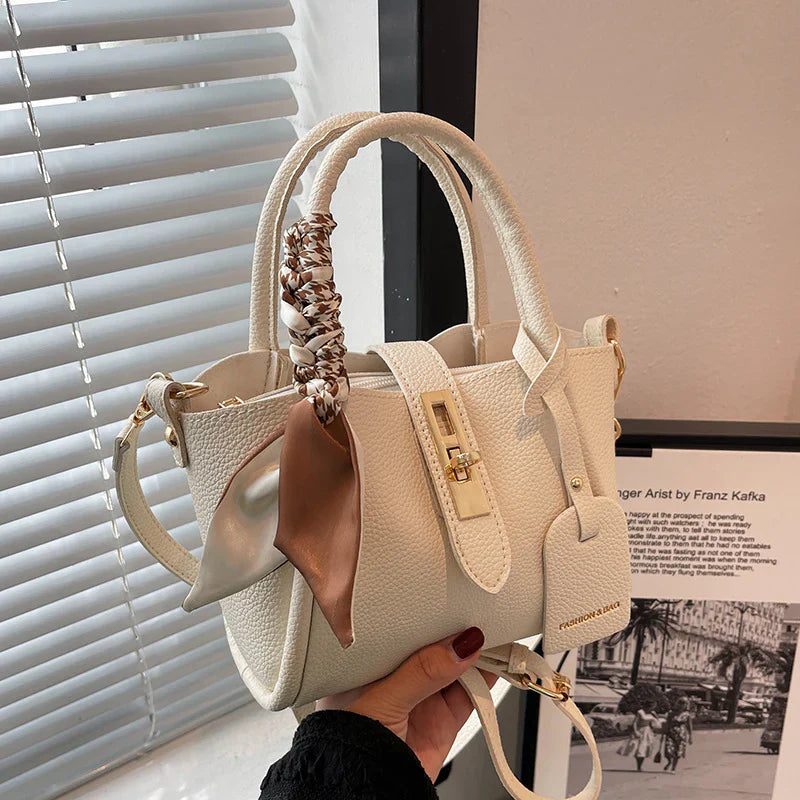 FRENCH NICHE SMALL SQUARE COMMUTING SHOULDER BAG